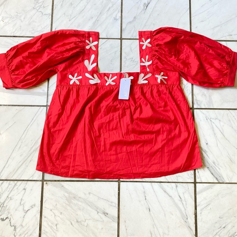 Crosby Top Women’s XL Red Embroidered Blouse Floral Accents Resort Wear NWT
